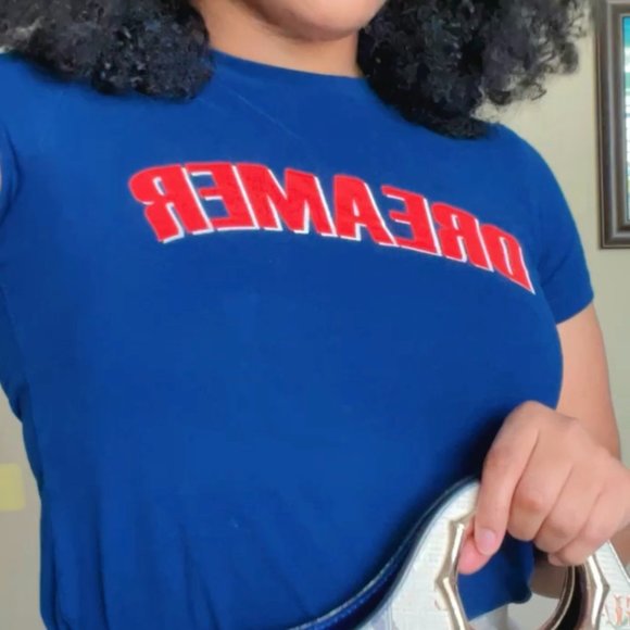 Forever 21 Dreamer Graphic T-Shirt - Picture 1 of 3